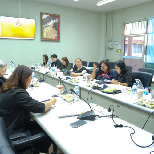 กองพัฒนาคุณภาพการศึกษา จัดกิจกรรม “NU EdPEx Clinic 2026” โดยมี ผู้ช่วยศาสตราจารย์ ดร.อรอุษา สุวรรณประเทศ คณบดีคณะมนุษยศาสตร์ พร้อมด้วยทีมผู้บริหารและบุคลากรที่เกี่ยวข้อง เข้าร่วมกิจกรรม
